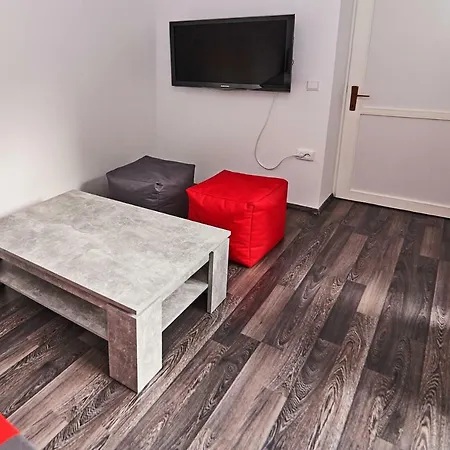 Michael's Place Apartment *